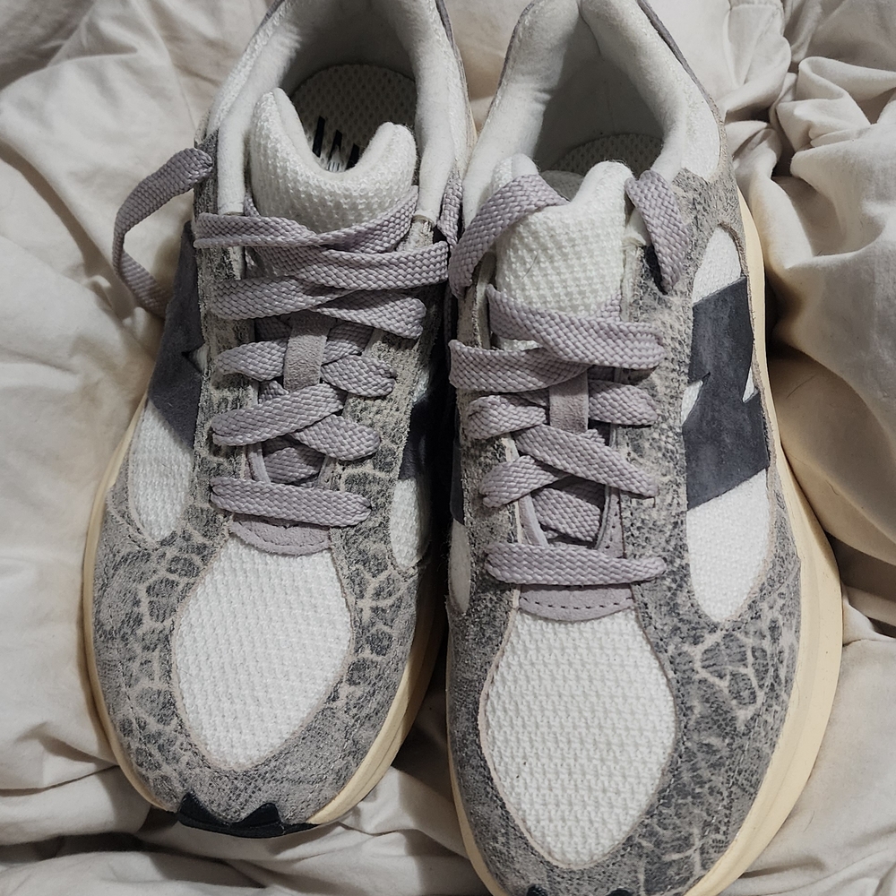 New Balance Women's Sneakers in Gray and White